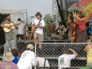 Keller did his big stage set with The Keels.  Honestly it really didn't add alot to his act but I suppose he didn't have to work as hard as he does solo.  His night show at VooDoo was really refreshing and one of the best attended of the festi.