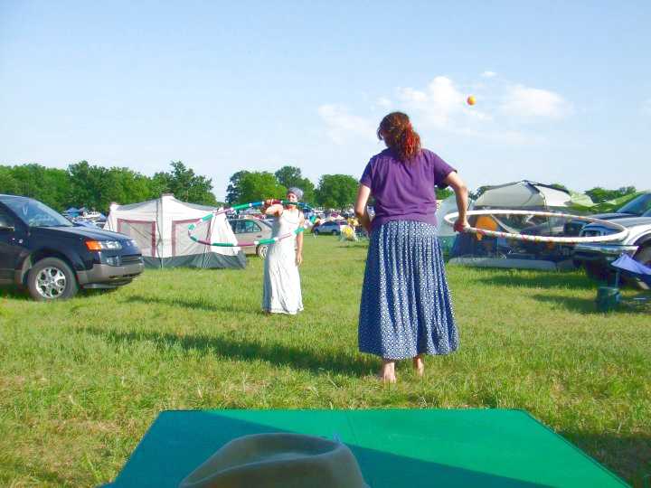 Neighbor Jen starts hooping...